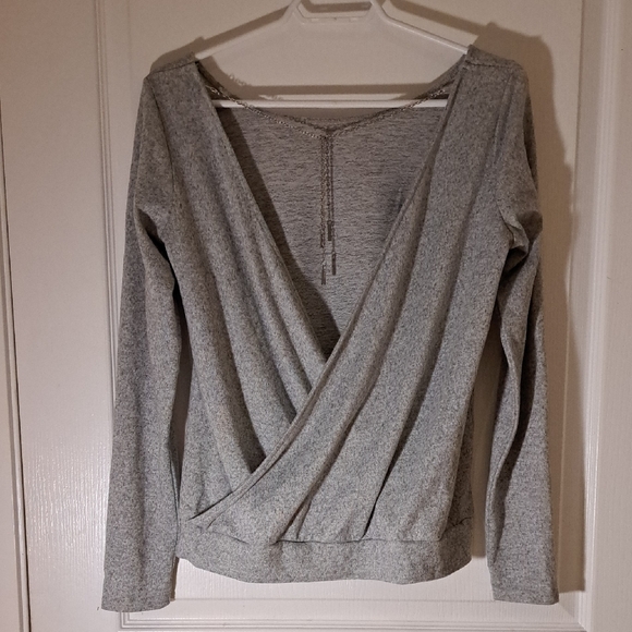 163- Dynamite Heather Gray Knit Top With Backless Chain Detail - Picture 5 of 11